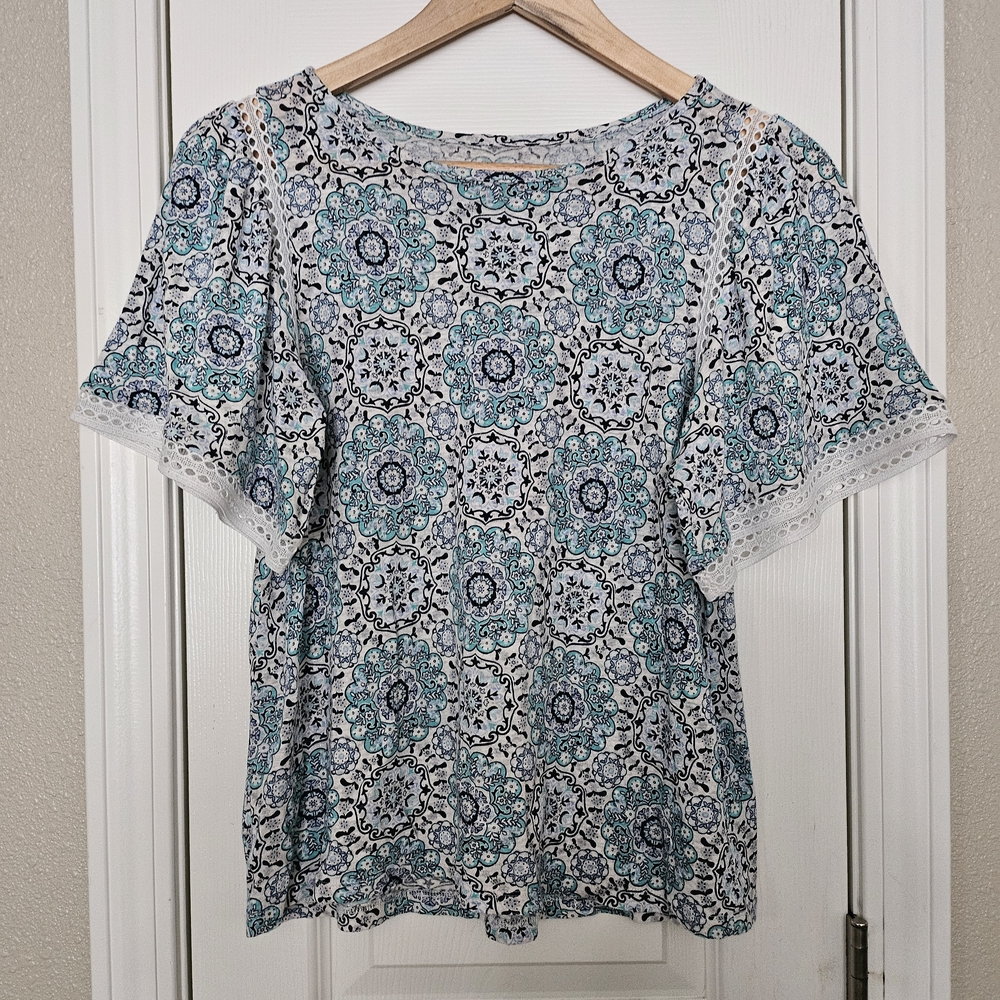 LOFT Blue and White Boxy Short Sleeve Blouse